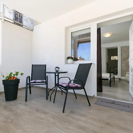 Ania Apartment Porec Exterior photo